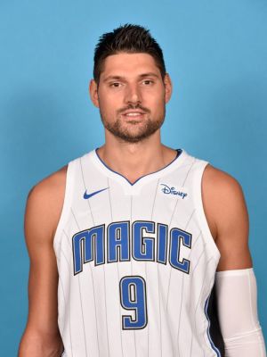 贴近旗杆 贴近旗杆