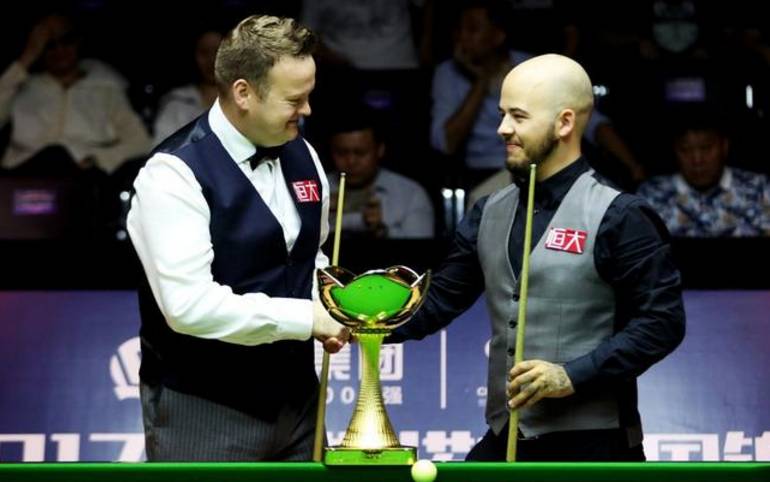 与欢呼声 与欢呼声